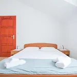 Apartment Annie *