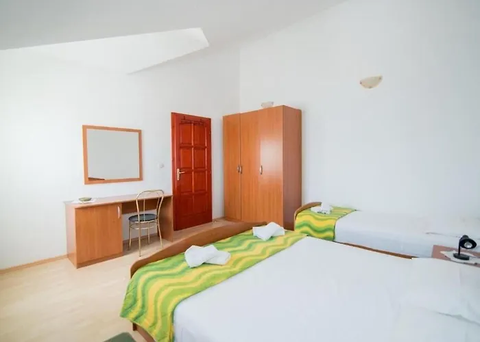 Annie Apartament Postira